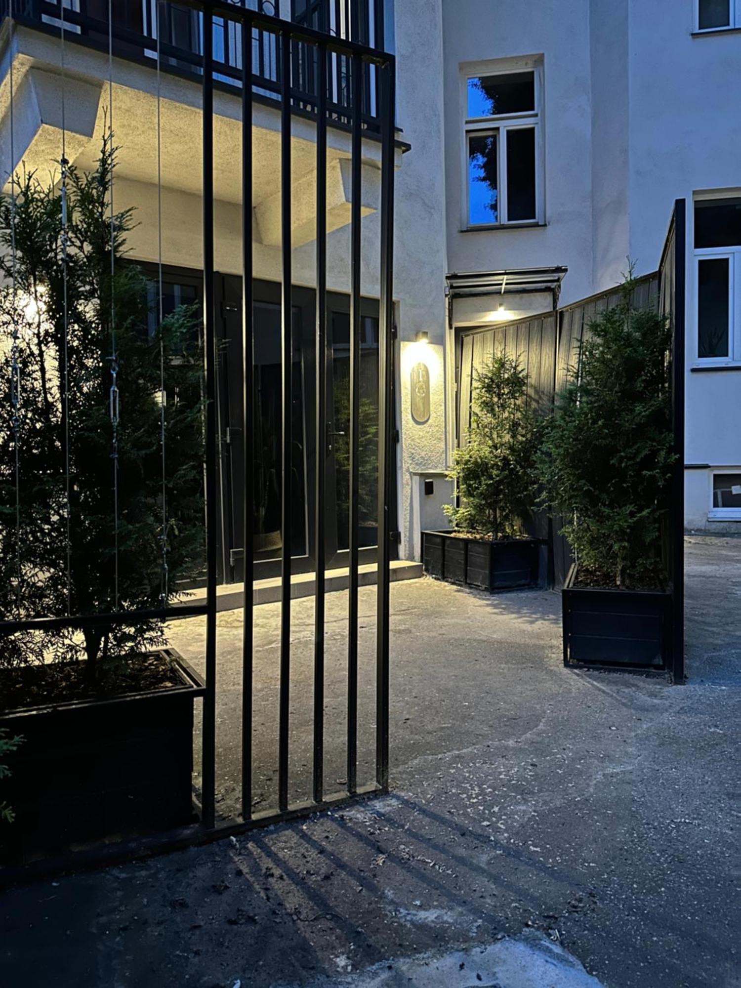 City Garage Apartment - Lwowska 9 바르샤바 외부 사진
